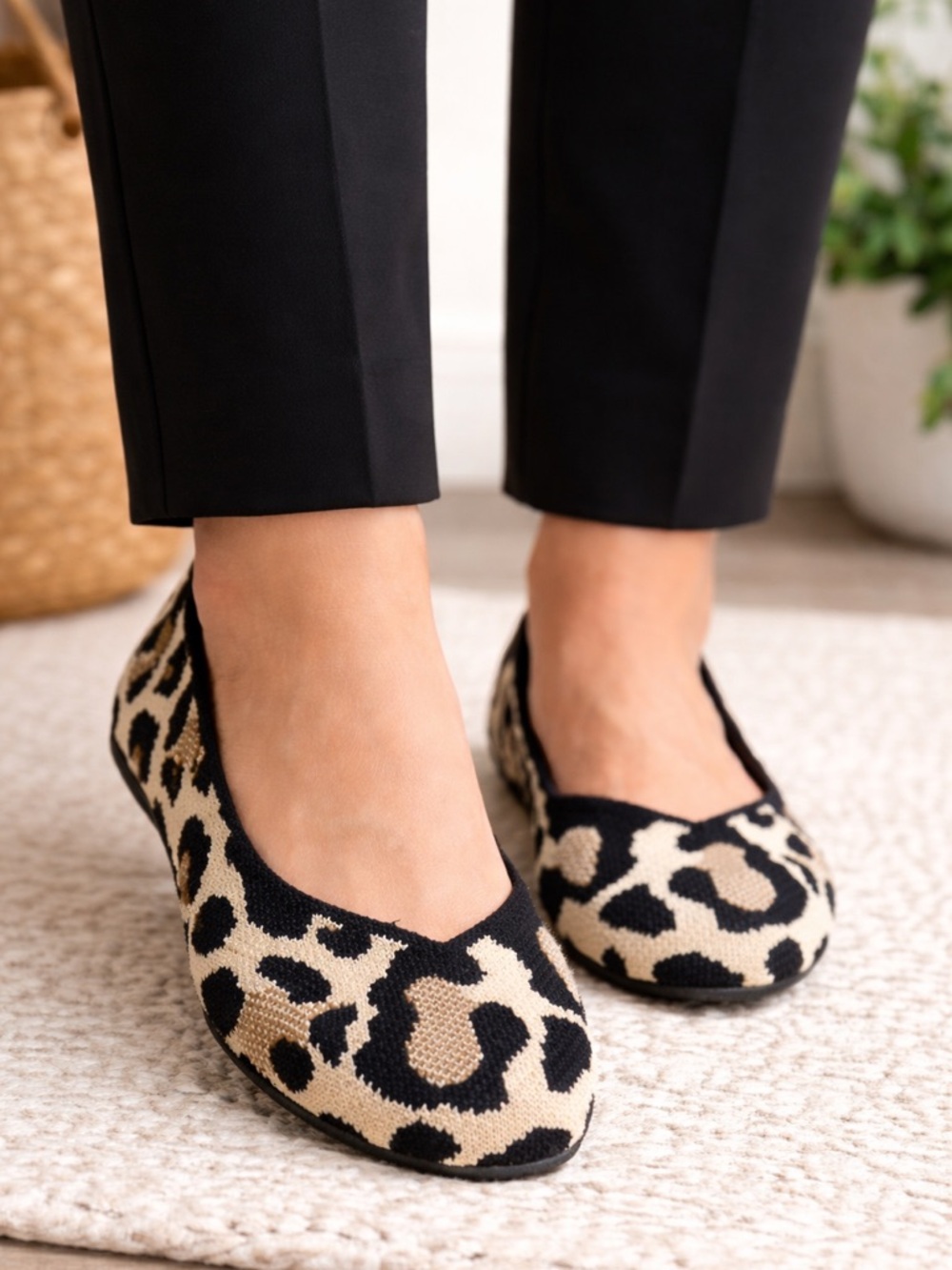 Rothy’s Desert Cat Leopard Print Women's Ballet Flats in Beige/Black Size 7.5